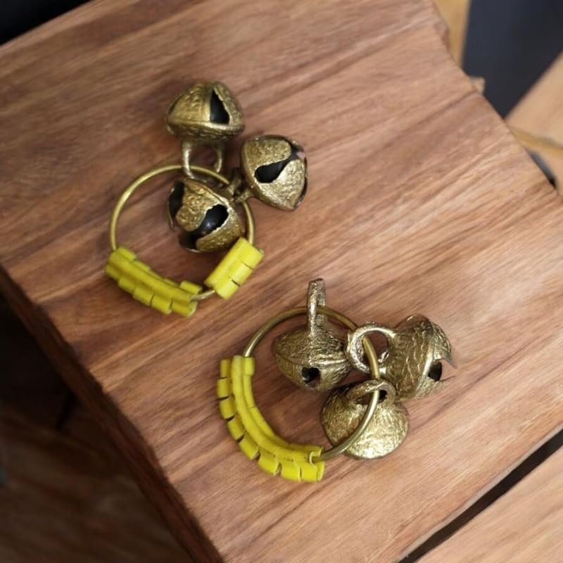 Pure Brass Ghungroos Yellow Rubber Kadi, Clapping Finger Ring for Bhajan, Unsiex Adult Gifting Small Bells Lord Godess Pooja Aarti & All Religious Celebration (Pair of 1) - Image 2